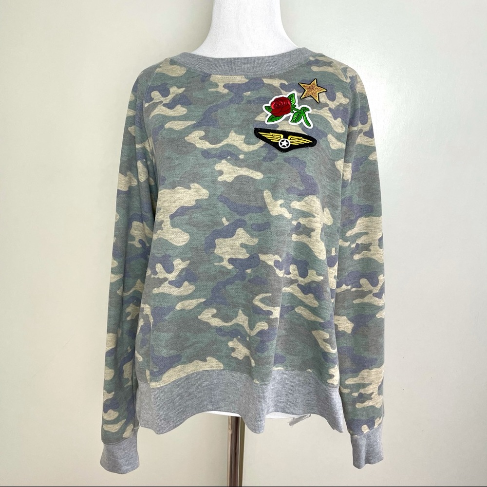 Camouflage Embroidered Sweatshirt Juniors Size Large